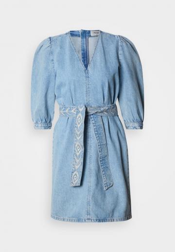 Джинсовое платье