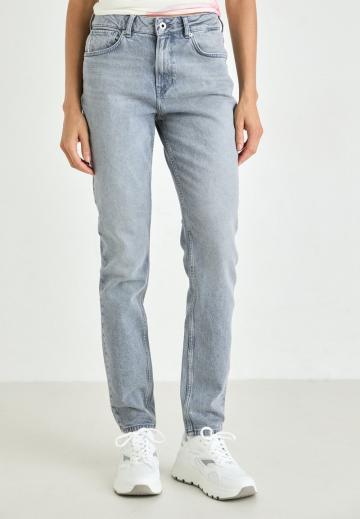 Короткие джинсы