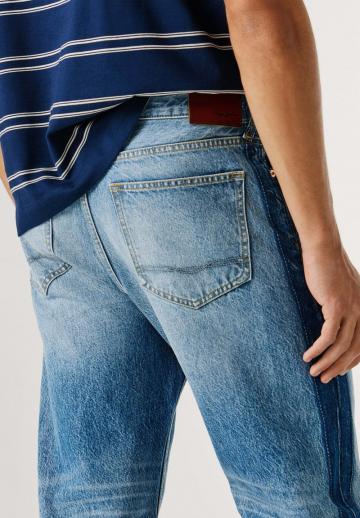 Прямые джинсы