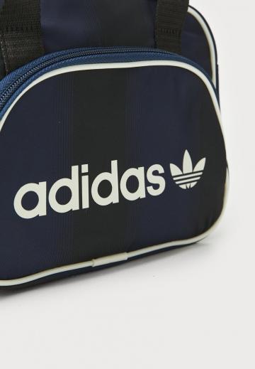 Спортивная сумка