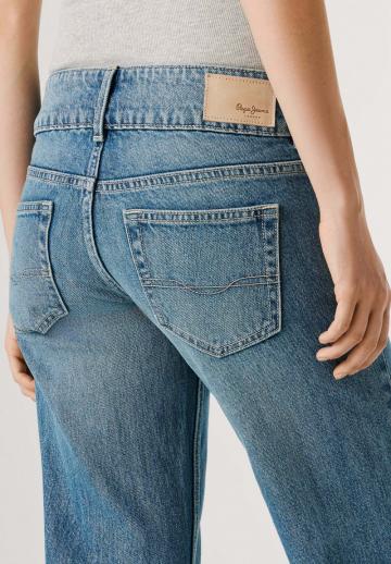 Прямые джинсы