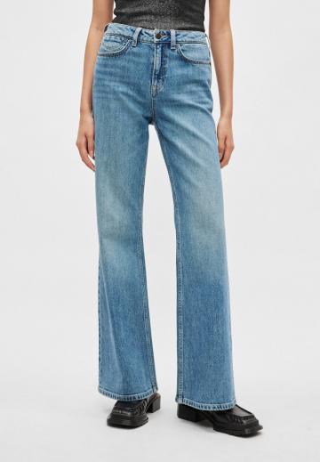 Клешеные джинсы