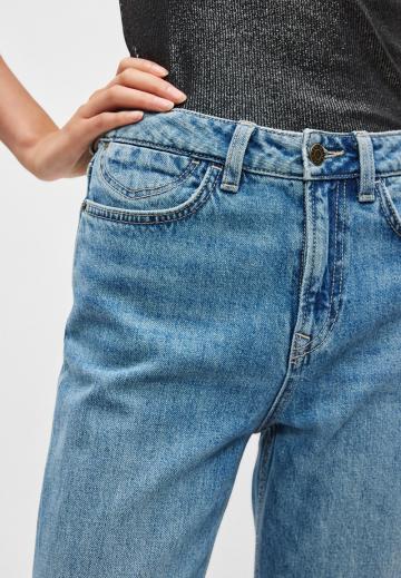 Клешеные джинсы