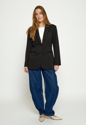 Короткое пальто