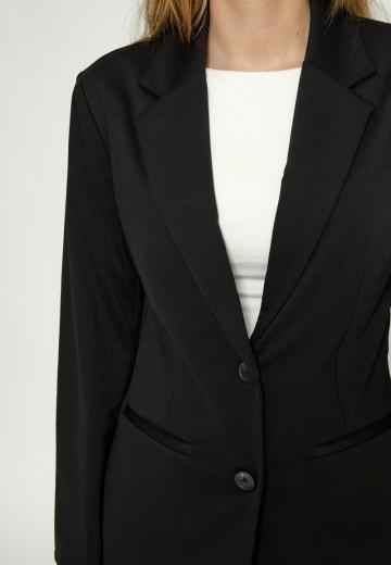 Короткое пальто