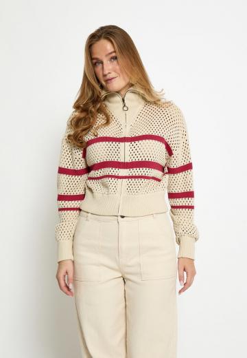Вязаная кофта
