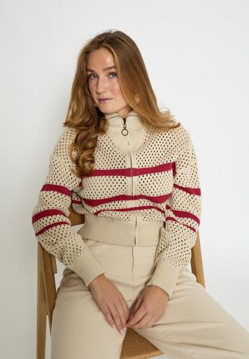 Вязаная кофта