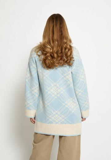 Вязаная кофта