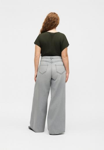 Свободные джинсы