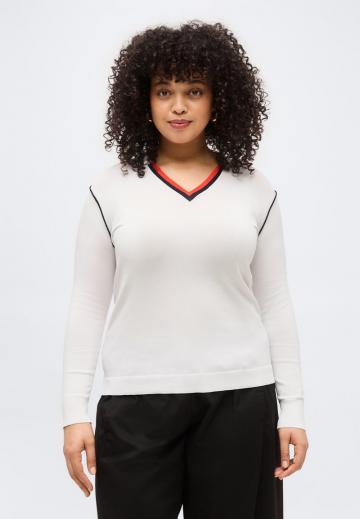 Пуловер с вырезом V