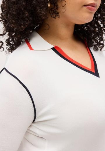 Пуловер с вырезом V