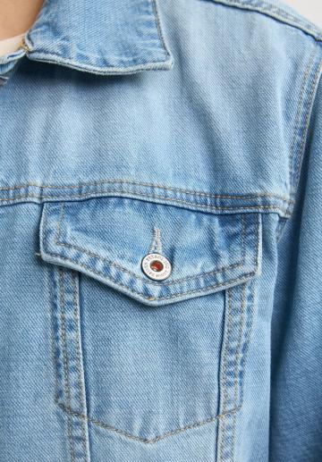 Джинсовая куртка