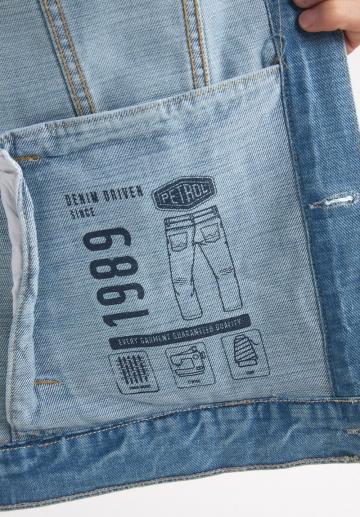 Джинсовая куртка