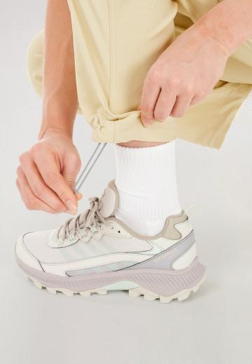 Брюки с накладными карманами