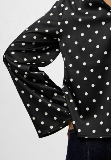 Атласная блузка