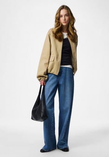 Куртка с накладнымит карманами