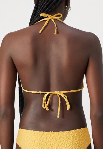 Треугольное бикини