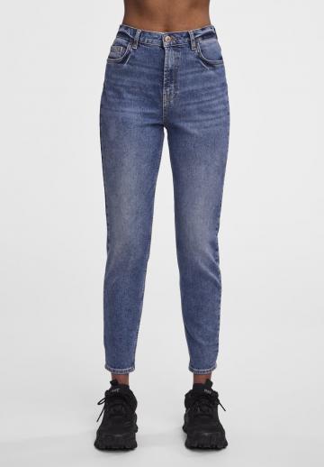 Свободные джинсы