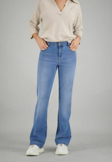 Клешеные джинсы