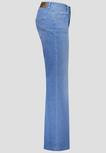 Клешеные джинсы