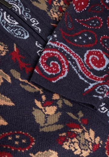 Жаккардовая вязаная кофта