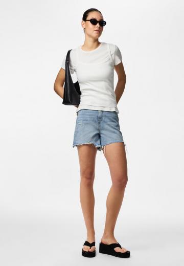 Джинсовые шорты