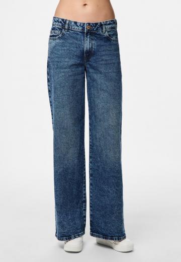 Свободные джинсы