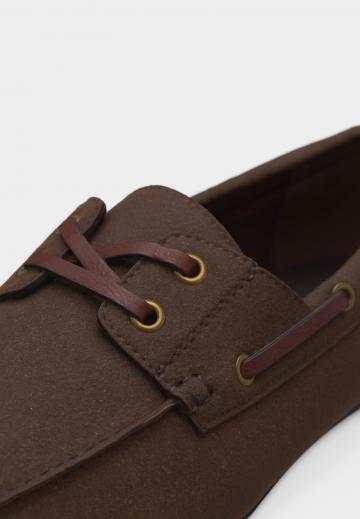 Ботинки на шнуровке