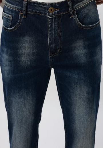Узкие джинсы