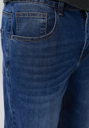 Прямые джинсы