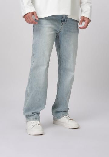 Прямые джинсы