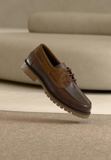 Ботинки на шнуровке