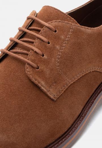Ботинки на шнуровке