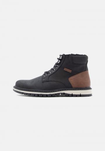 Ботинки на шнуровке