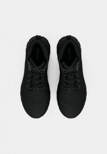 Походные ботинки