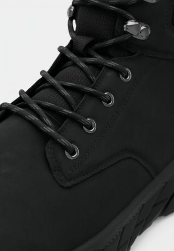 Походные ботинки