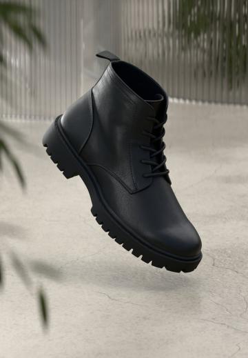 Ботинки на шнуровке