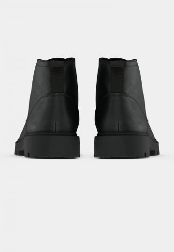 Ботинки на шнуровке