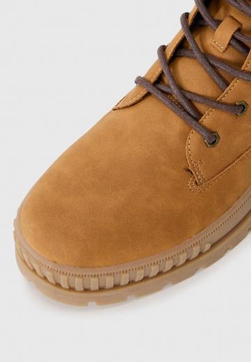 Ботинки на шнуровке