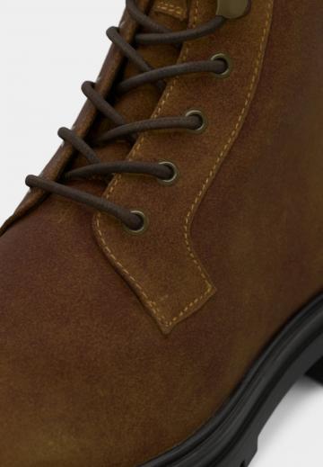 Ботинки на шнуровке