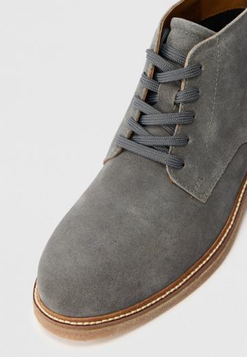 Ботинки на шнуровке