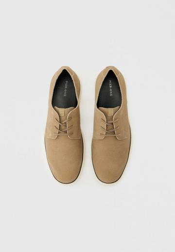 Ботинки на шнуровке