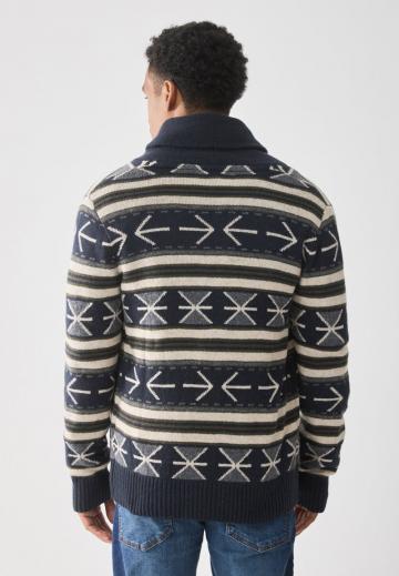 Вязаная кофта