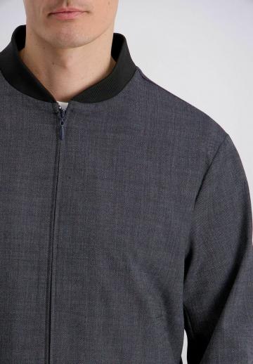 Куртка бомбер