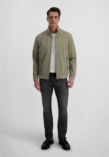 Куртка бомбер