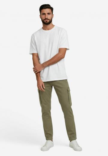 Брюки с накладными карманами