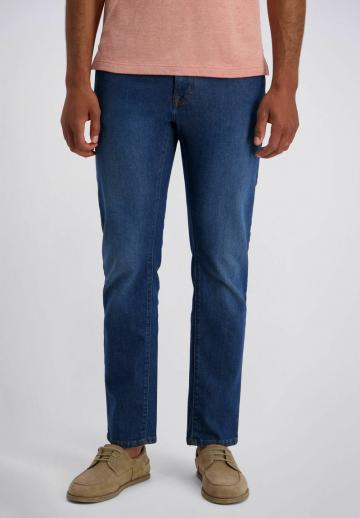 Узкие джинсы