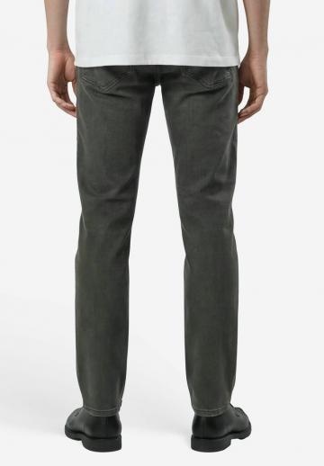 Узкие джинсы