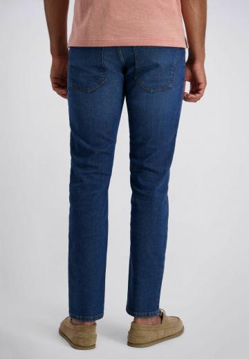 Узкие джинсы