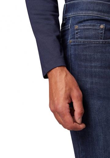 Узкие джинсы